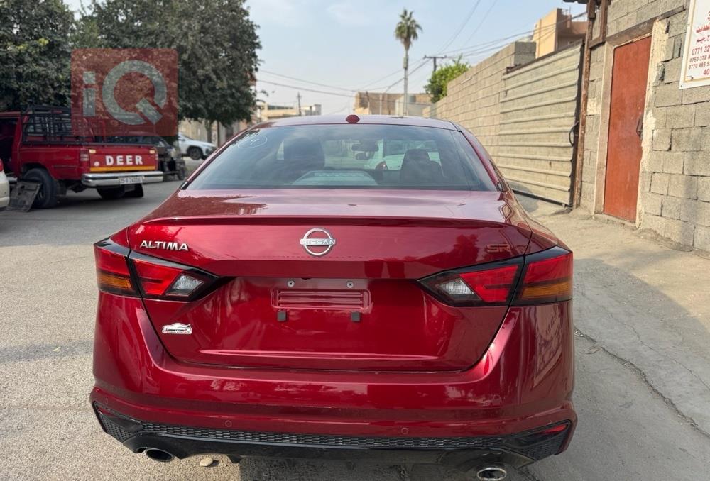 نيسان ألتيما